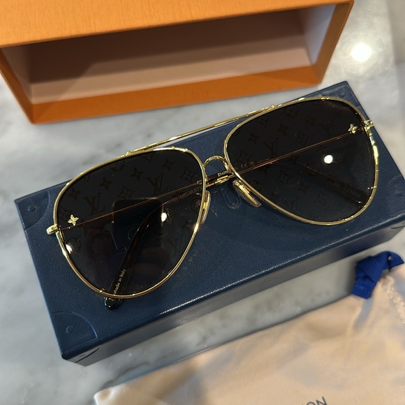 *Brand New Authentic* Louis Vuitton LV Pilot Sunglasses - Picture 10 of 15
